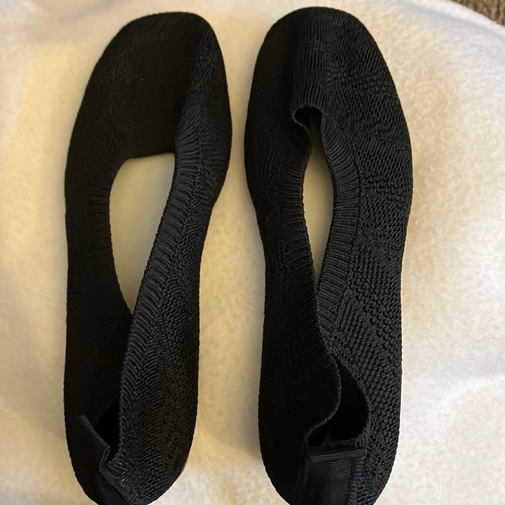 Classic Style NEW Black women’s flats